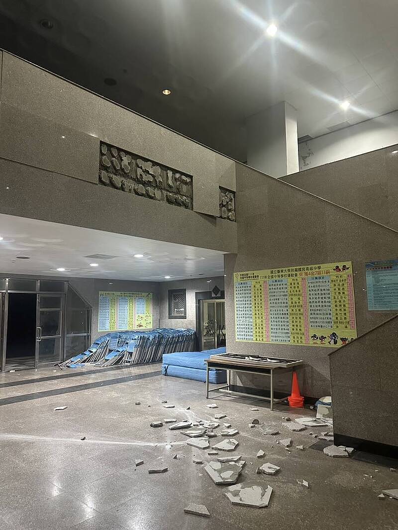 台东6.1级地震！卖场货品掉满地画面曝，卑南岩湾监狱石墙裂了（视频/组图） - 4