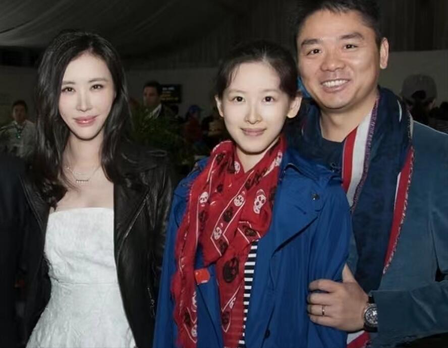 田朴珺否认带资进组:曾靠红烧肉拿下王石,18线逆袭成百亿阔太?(组图) - 42