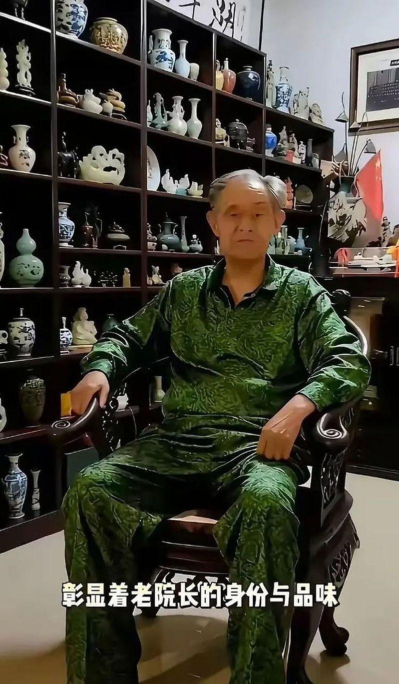 南京博物院前院长涉盗卖被带走，传别墅藏满古器、字画（组图） - 1