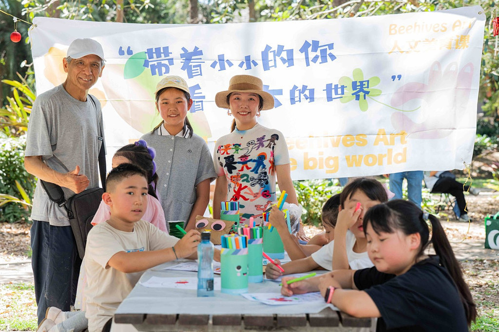 圣诞不止庆祝 - [你好社区]捐赠3000澳币致敬Bondi事件中英勇阻止枪手的遇难夫妇（组图） - 7