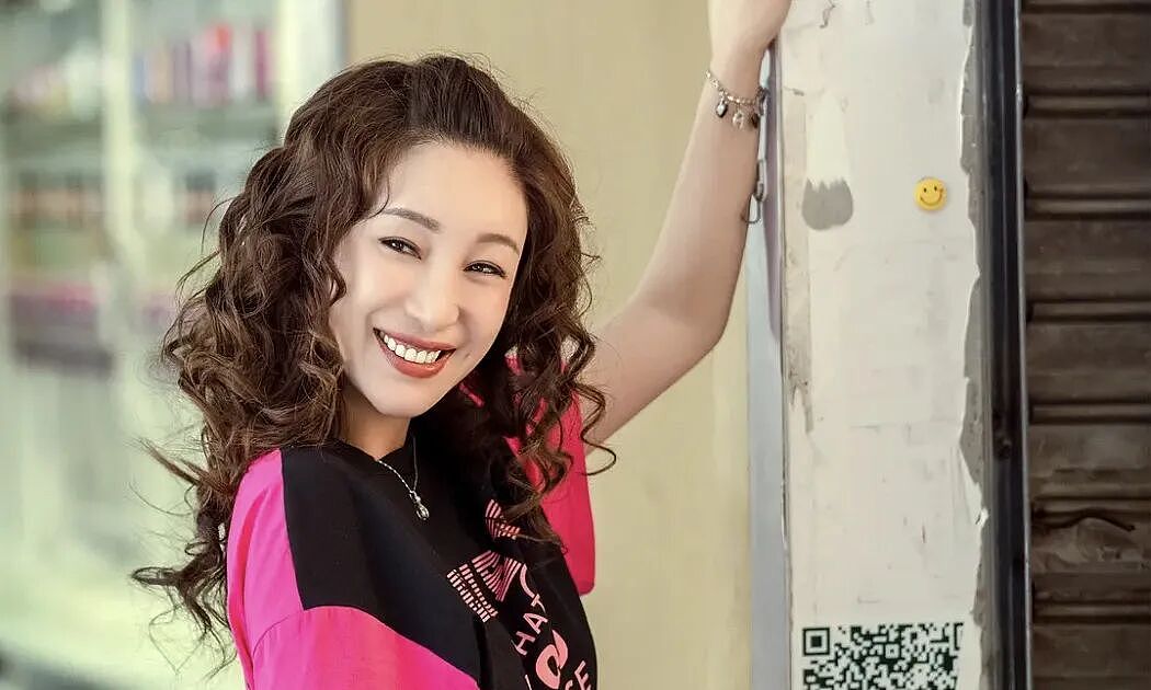 县城“女强人”三件套:离婚、美业、搞传销(组图) - 1