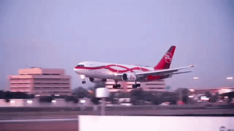 突发!今天凌晨,一架神秘航班抵达墨尔本机场!空管早在半月前就严阵以待(组图) - 1
