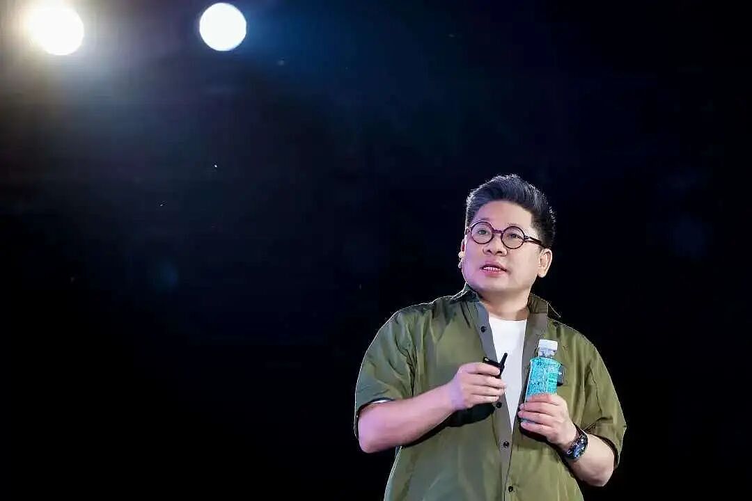 25岁亿万富翁：好韭菜，大师割（组图） - 1