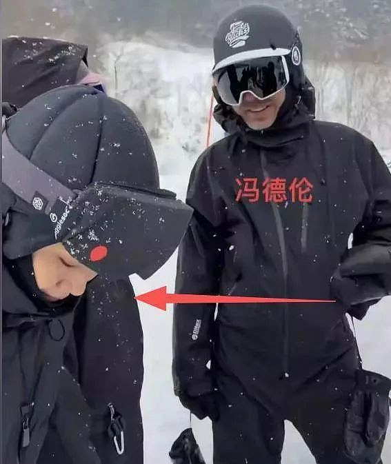 王菲陪刘嘉玲夫妇滑雪,端咖啡坐梁朝伟旁(组图) - 10