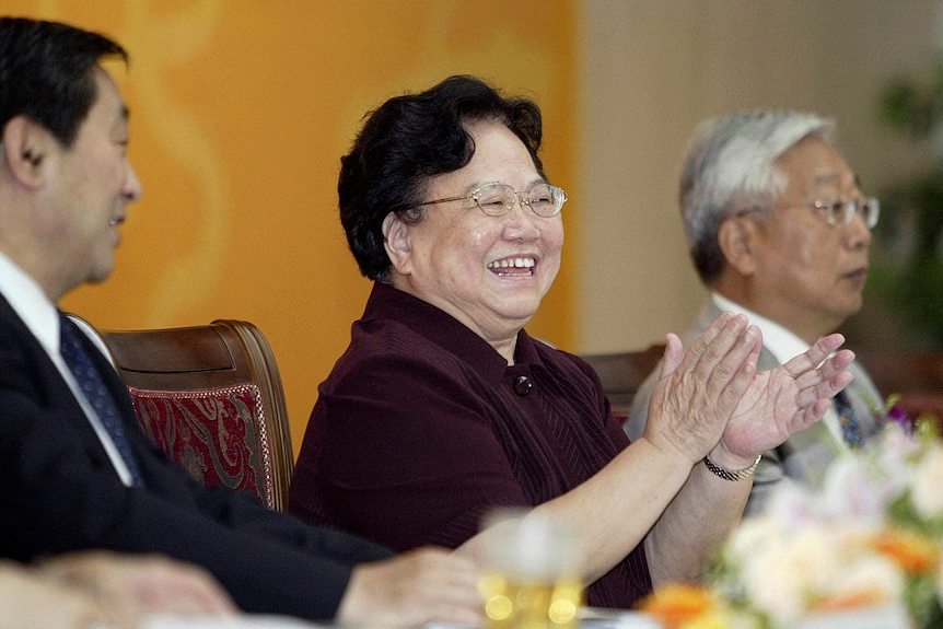 “人口沙皇”彭珮云去世引发两极反应，官方表彰与民间清算并存（图） - 1