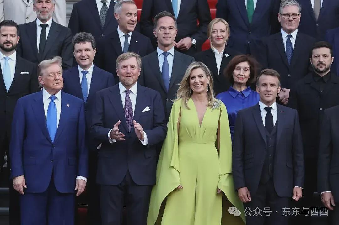 她才是王后顶配！寒冬穿短袖斗艳总统夫人，带公主闯联合国赢很大（组图） - 29