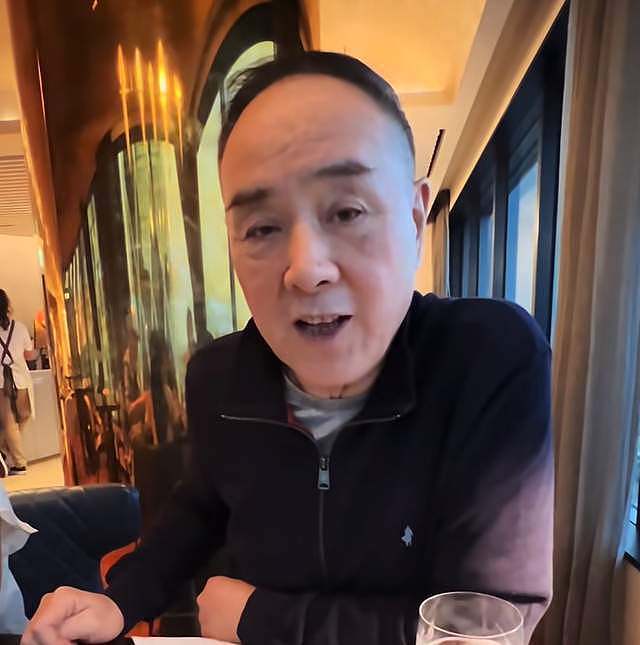 老戏骨现身国外庆圣诞节！姜昆遭热议，《亮剑》王全有惨遭利用（组图） - 11