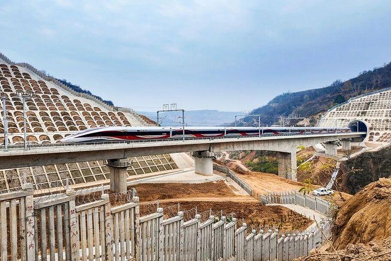 毛泽东诞辰开通西安-延安高铁，中国再推红色圣地旅游（图） - 1