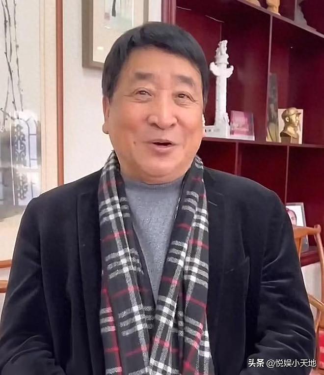 炸锅！网传姜昆在美国豪宅唱红歌过圣诞，被网友骂到关评！多年前曾呼吁抵制圣诞（视频/组图） - 2
