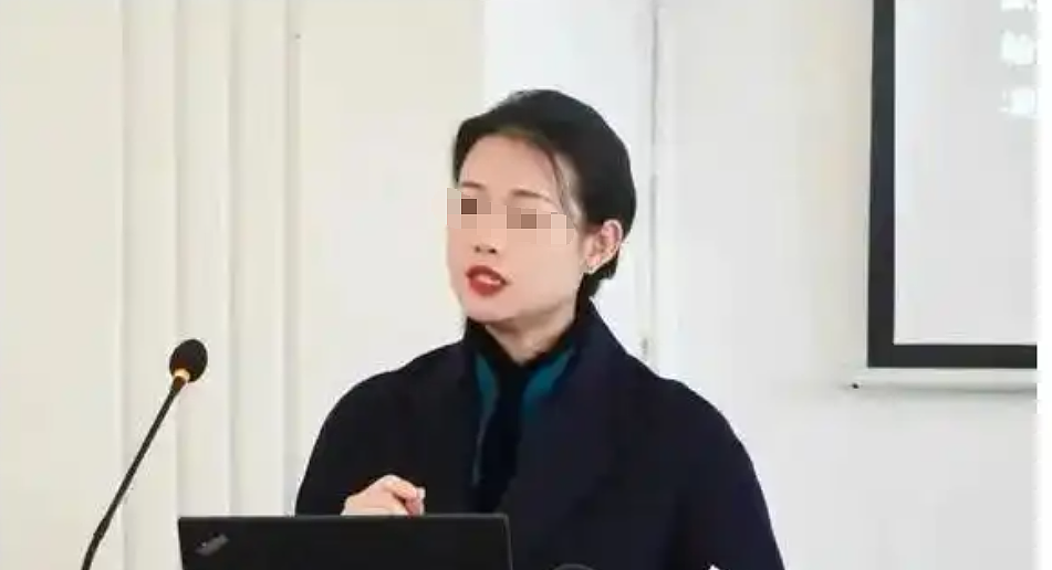 南京博物馆事件越扒越惊人,收藏界“董袭莹”细节浮出水面:脸都不要了(视频/组图) - 16