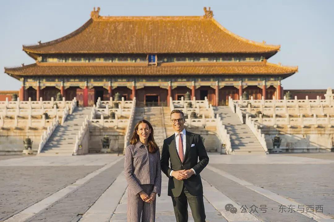 她才是王后顶配！寒冬穿短袖斗艳总统夫人，带公主闯联合国赢很大（组图） - 9