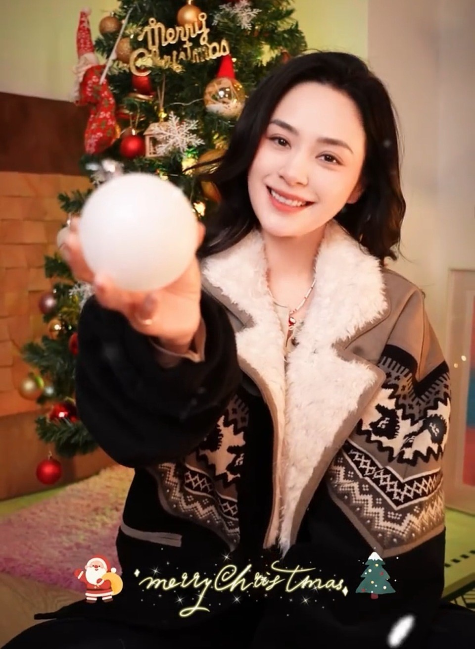 明星过圣诞：阿娇张柏芝美翻、章泽天松弛时髦，乔欣豪宅抢镜（组图） - 4