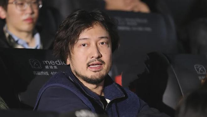 王传君生病后近照变化大,面部浮肿肚子胖成球,疑似因吃药受影响(组图) - 1