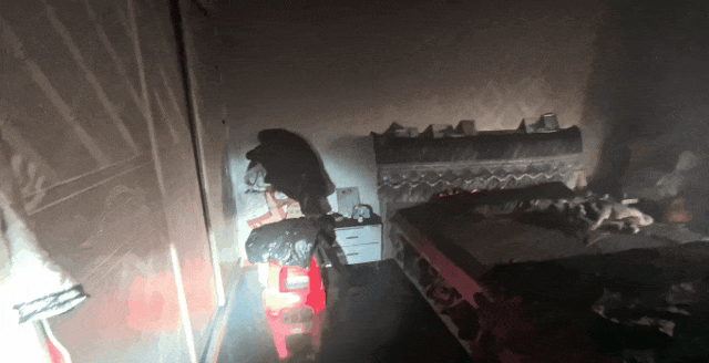 儿子一个操作把家烧了!妈妈面对废墟崩溃痛哭,不少人也这样做(组图) - 4