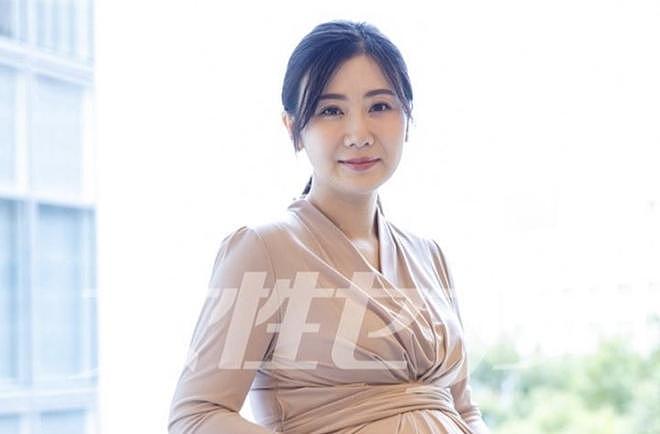 福原爱再婚怀孕!江宏杰晒一家人圣诞照回应,离婚4年获儿女抚养权(组图) - 1