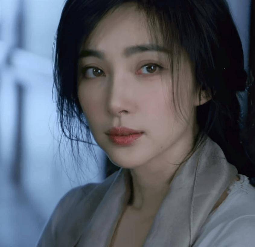 李冰冰成“四旦双冰”最大赢家？小镇老师逆袭，未婚无娃又狠又飒（组图） - 21