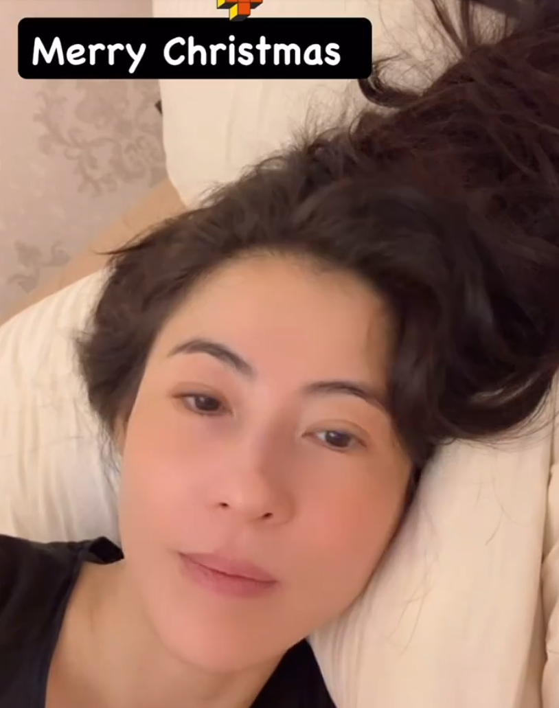 明星过圣诞：阿娇张柏芝美翻、章泽天松弛时髦，乔欣豪宅抢镜（组图） - 11