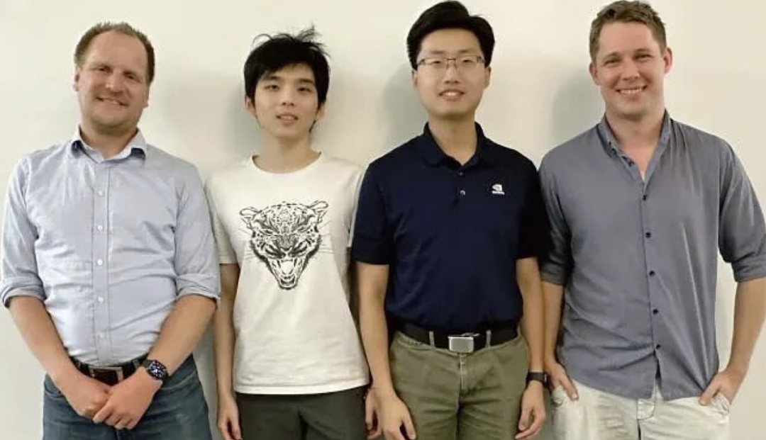 可怕！ 华人学霸卷不过就毁掉！ 狂砸同学电脑，火花四溅，教授拍下惊悚一幕（组图） - 6