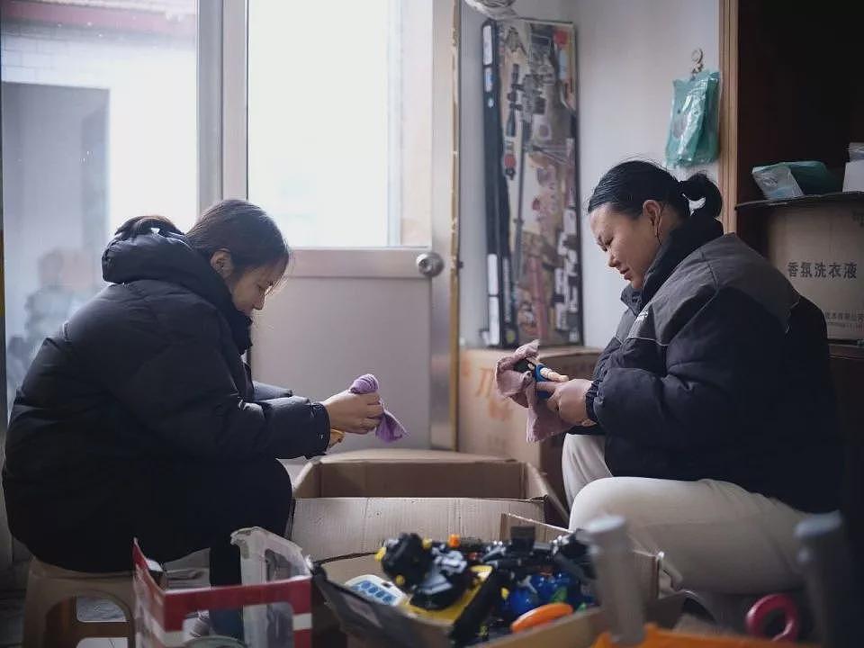 在肿瘤医院旁，一群父母“尬舞”一整晚（组图） - 22