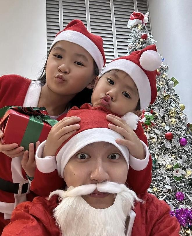福原爱再婚怀孕!江宏杰晒一家人圣诞照回应,离婚4年获儿女抚养权(组图) - 3