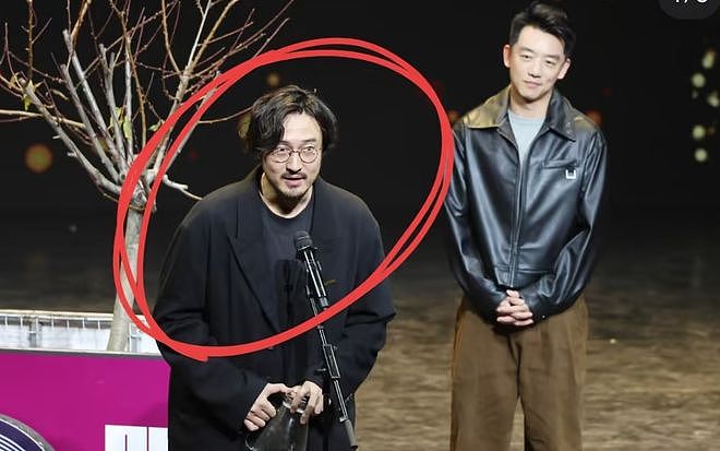 王传君生病后近照变化大,面部浮肿肚子胖成球,疑似因吃药受影响(组图) - 16