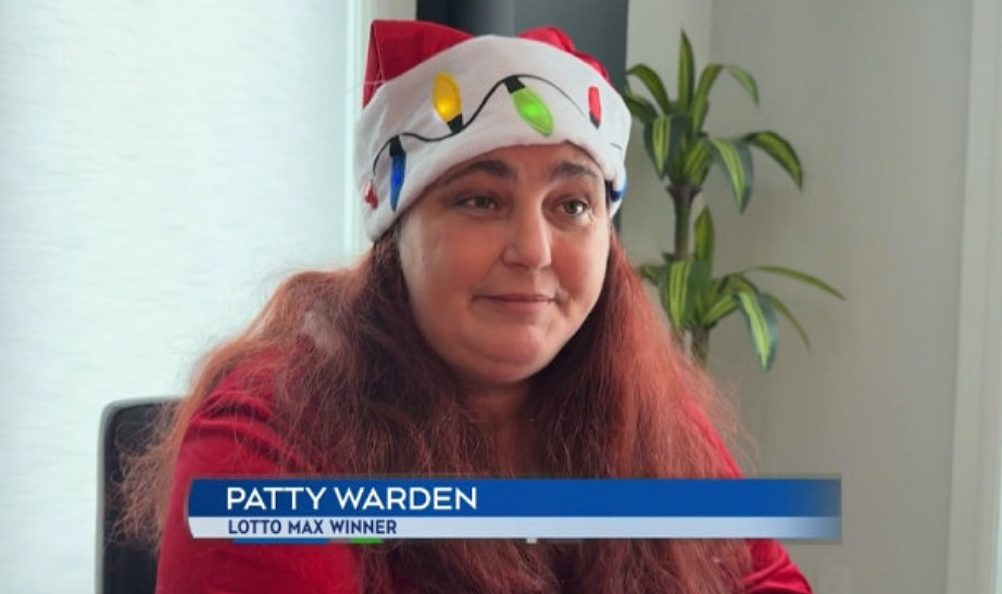 平安夜奇迹！18亿美元大奖一票独得！中彩票巨奖后，有人站在超市门口免费发钱，见人就送（组图） - 7