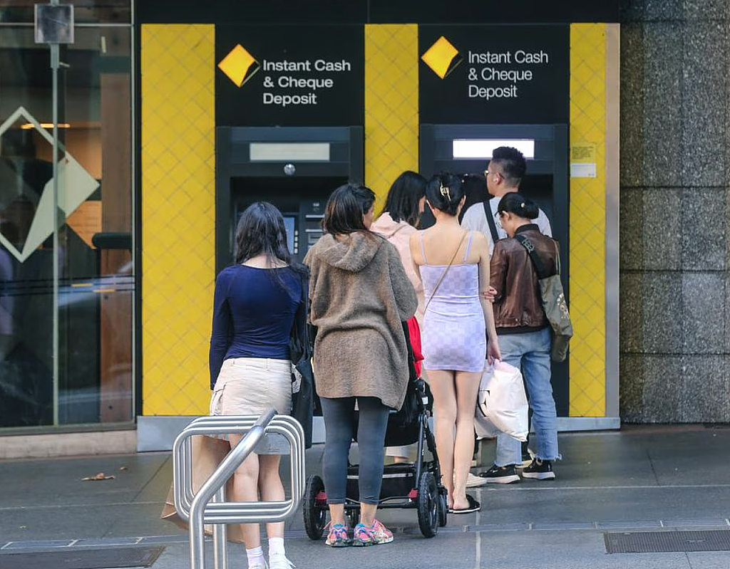 最新报告：上万台ATM正在消失，仅13%的澳人使用现金（组图） - 2
