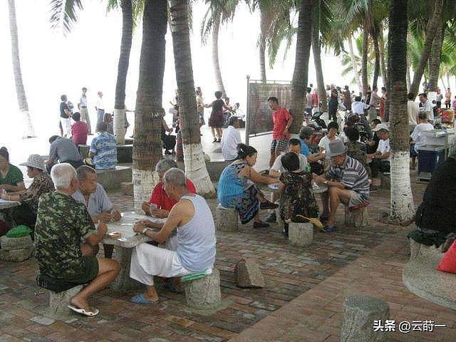 东北人撤离三亚成潮，压垮他们的是生活现实（组图） - 3
