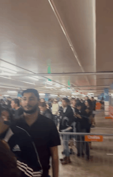 震惊!澳洲Boxing Day挤爆了!商场人山人海,店内大排长龙,停车场水泄不通,折扣大甩卖引爆全澳,单日消费额预计创新高 - 5