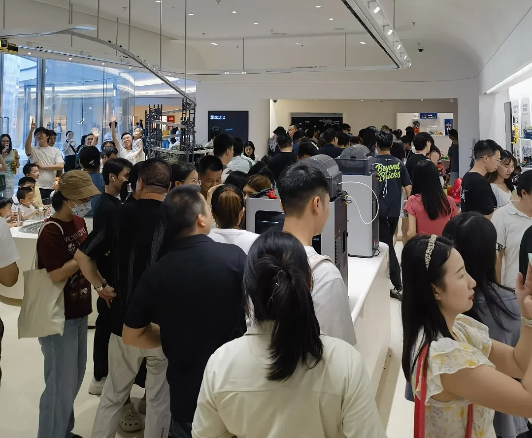 “富养自己”爆火!2025年十大网红风口,让中国年轻人花爽了(组图) - 18