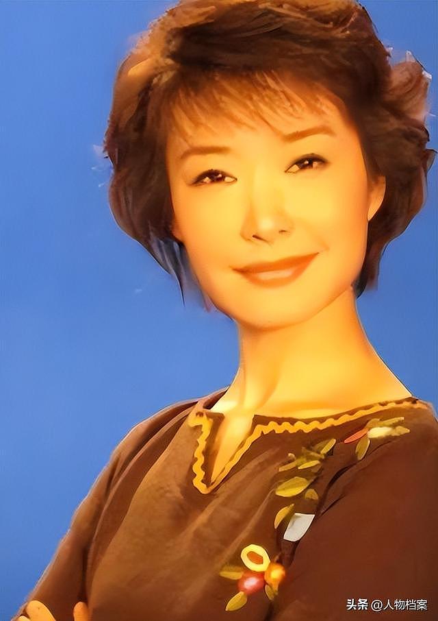 恩爱数十年难抵现实，再看54岁央视王雪纯现状，没孩子终究是道坎（组图） - 4