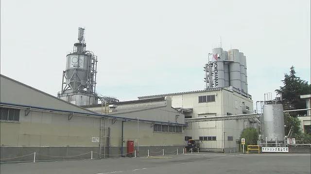 戴防毒面具挥刀狂砍！日本静冈县工厂惊传持刀伤人，至少15伤（组图） - 1