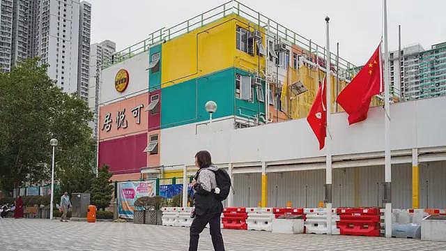香港宏福苑大火一个月,灾民在安置与搬迁漂流中寻找新家(组图) - 1