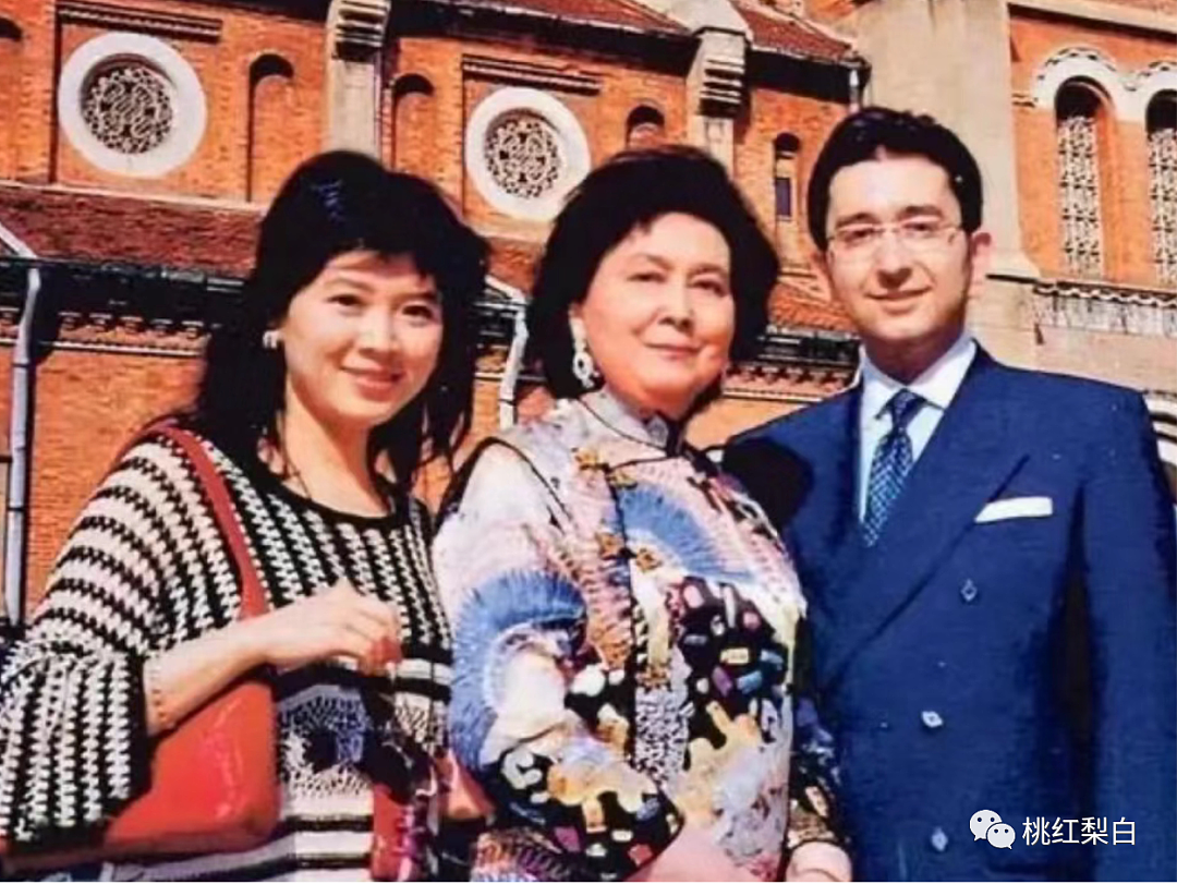 宣布生下私生子！与弟苟且深陷不伦恋，她为钱和亲哥反目成仇？（组图） - 23