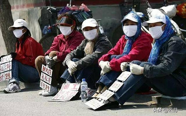 东北人撤离三亚成潮，压垮他们的是生活现实（组图） - 12