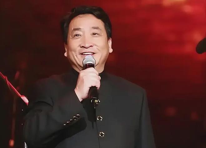 姜昆遭同行倒油！合唱者承认在美国唱歌，徒弟讽刺网友是小人（组图） - 1