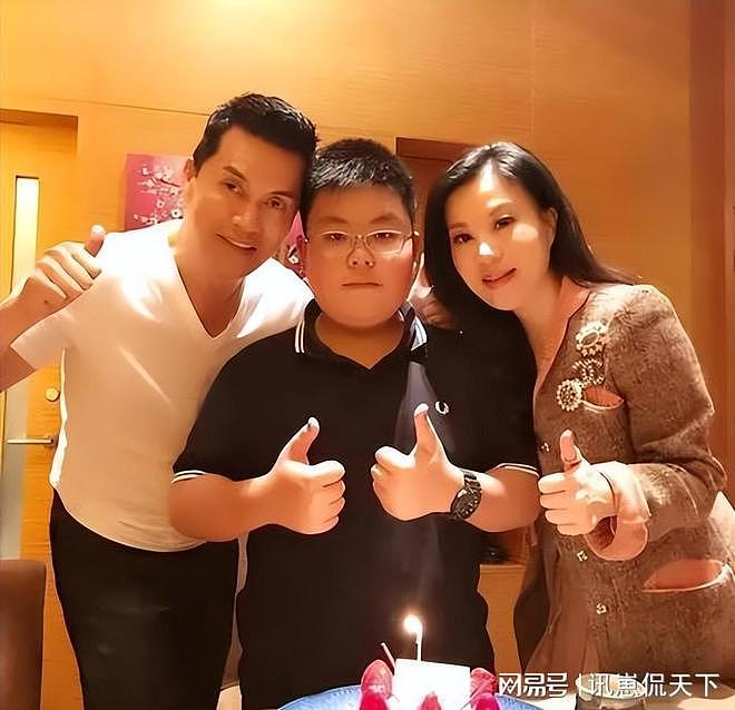 一婚娶周海媚,二婚娶邝美云,三婚娶富婆,70岁仍是“不老男神”(组图) - 17