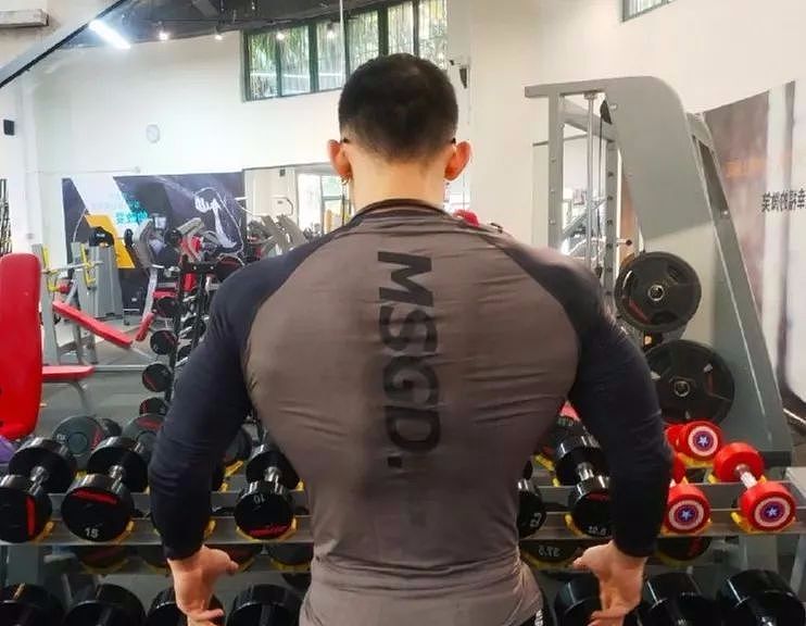 【帅哥】肌肉男“背影杀”，原来可以如此性感！（组图） - 5