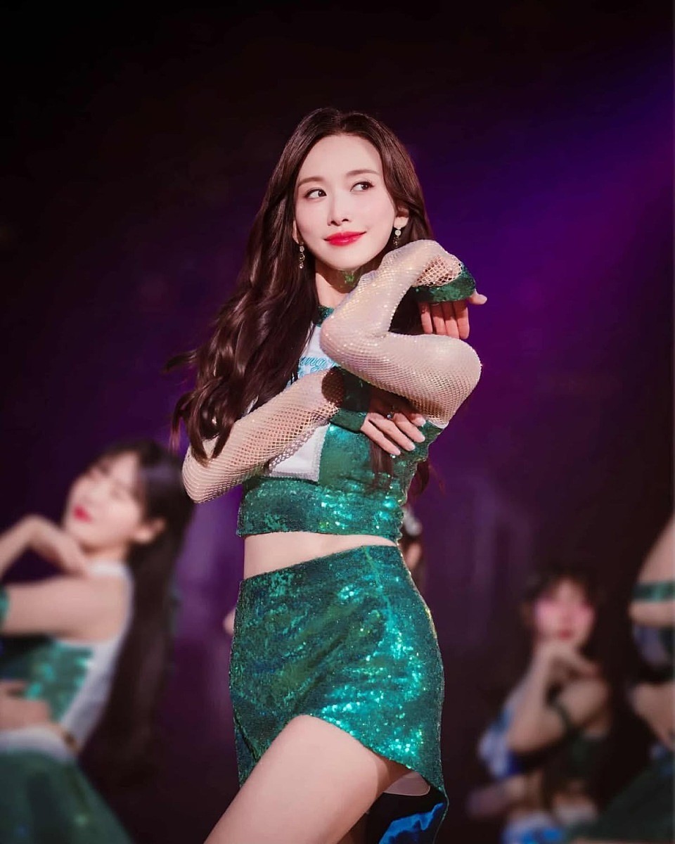 51岁林志玲穿啦啦队服，站C位跳少女时代舞引关注（组图） - 6