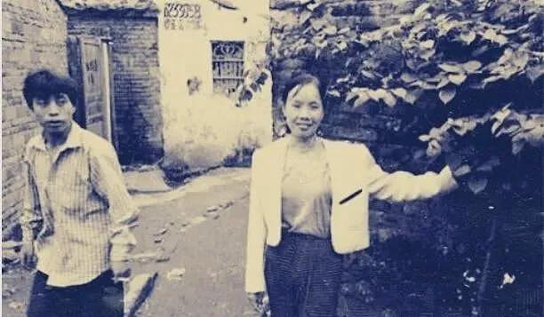 90年代中国街头巷尾 “风尘女子”们的旧照（组图） - 7