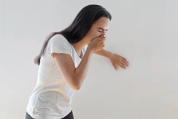 吓人!26岁女子加班时突然想吐,直接进了抢救室!年底这个“小问题”千万别忽视(组图) - 5