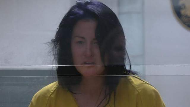 美国36岁女教师课堂发露骨暗示短信，赴5年级学生家途中被捕（组图） - 1