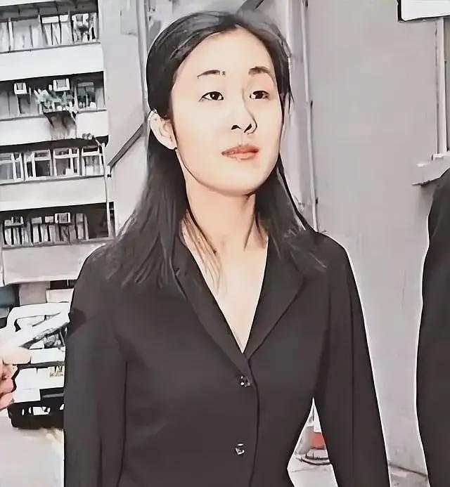 香港史上“最丑小三”，长相平平上不了桌，富豪却上赶着跟她求婚（组图） - 3