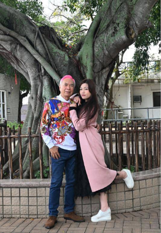 香港知名“爷孙恋”已玩完？女方被曝未离婚，还有一个16岁的儿子（组图） - 1