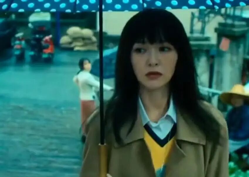 唐嫣客串新剧遭群嘲,戴假发被吐槽像女装大佬,疑和马思纯抢番位(组图) - 25