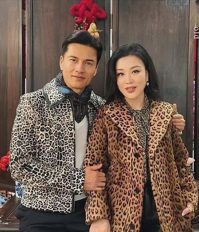 一婚娶周海媚,二婚娶邝美云,三婚娶富婆,70岁的吕良伟仍是“不老男神”(组图) - 14
