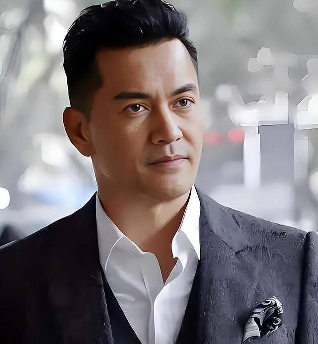 一婚娶周海媚,二婚娶邝美云,三婚娶富婆,70岁的吕良伟仍是“不老男神”(组图) - 1