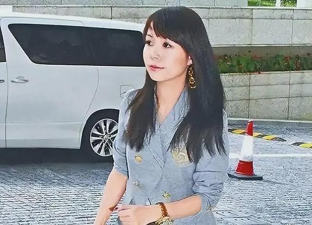 香港史上“最丑小三”，长相平平上不了桌，富豪却上赶着跟她求婚（组图） - 10