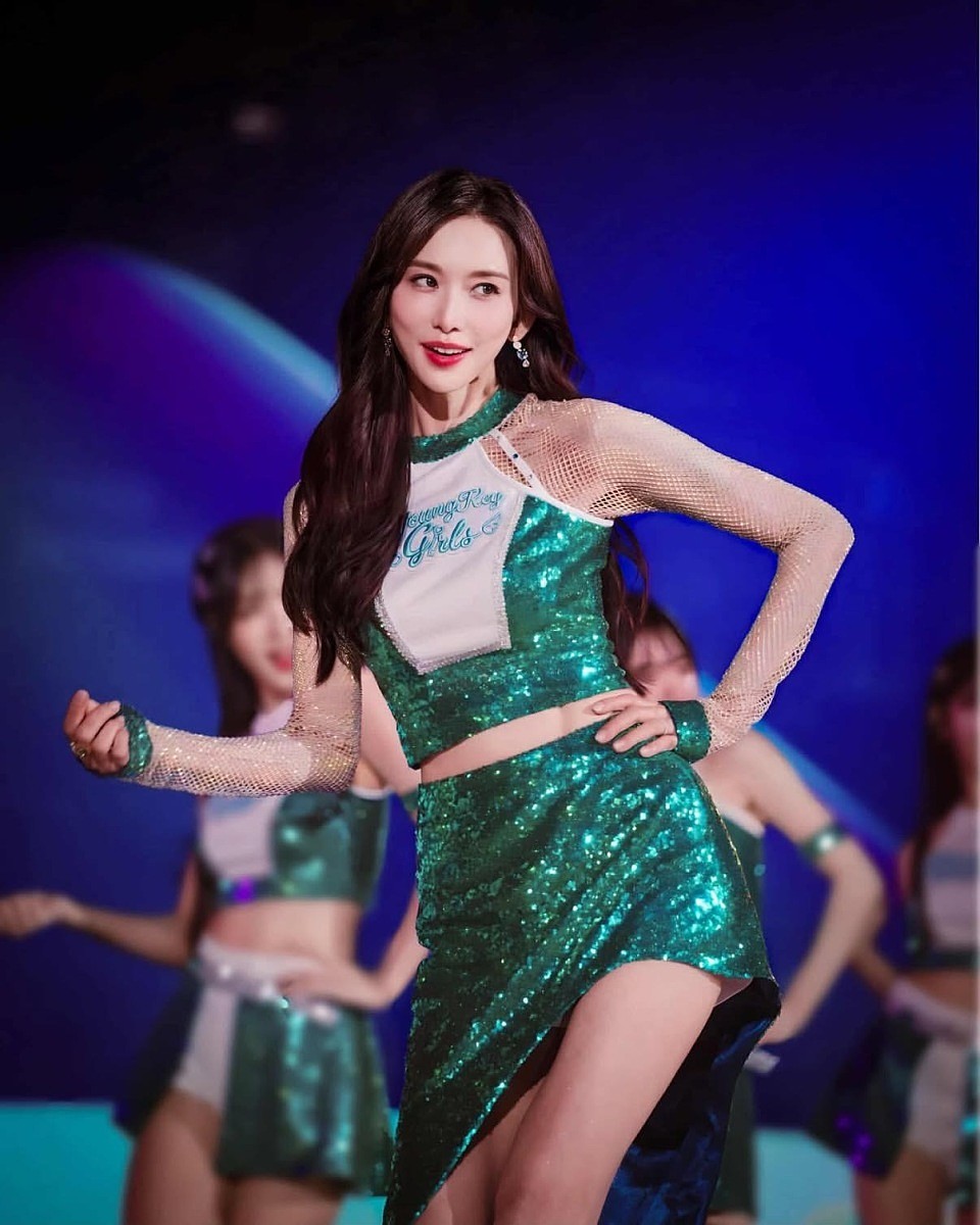 51岁林志玲穿啦啦队服，站C位跳少女时代舞引关注（组图） - 4