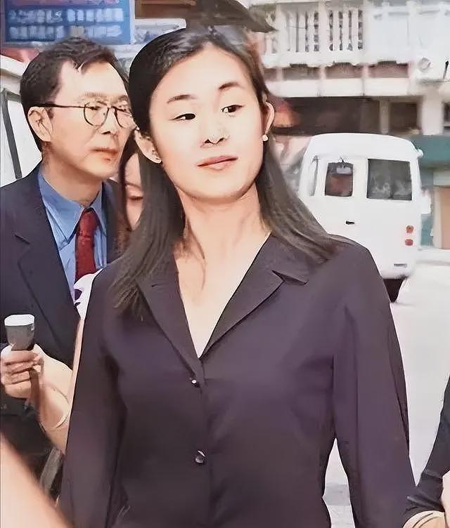 香港史上“最丑小三”，长相平平上不了桌，富豪却上赶着跟她求婚（组图） - 22